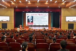 王宗敏为2022级新生讲授“开...